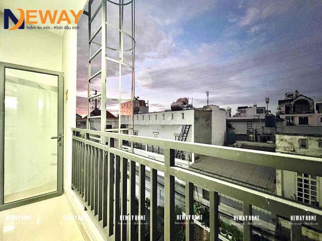 Rent a hotel with a balcony guard on it. Lê Trọng Tấn.