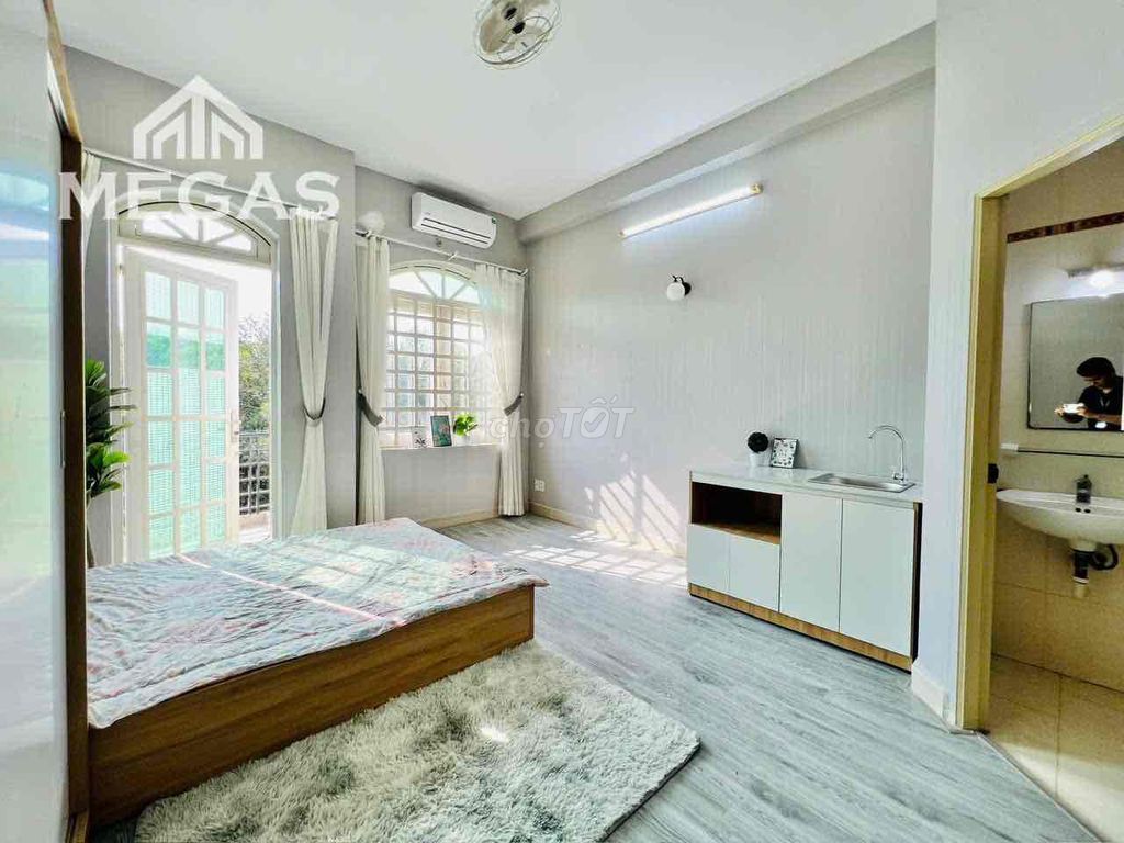 Master Studio balcony Full interior close to the rich megax