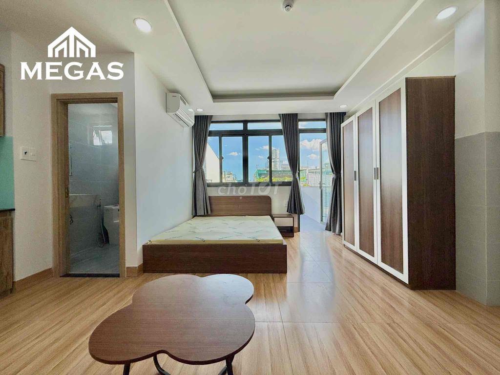 Rent a balcony studio 40 meters wide, right ontte mart Gò Vấp.
