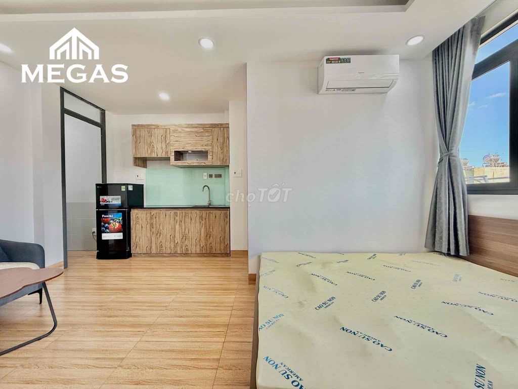 Rent a balcony studio 40 meters wide, right ontte mart Gò Vấp.