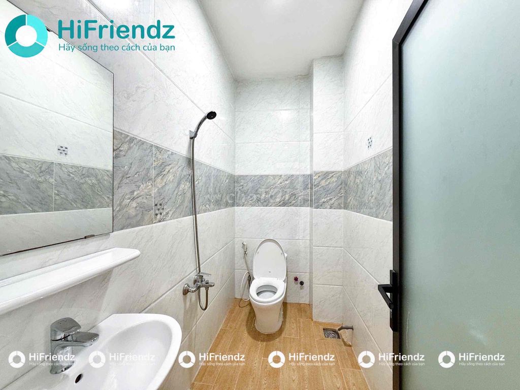 Tell Zhang of the Studio Balcon Services Room - Full interior