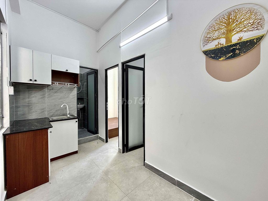 We'll rent two bedrooms. Two air conditionings Dương Quảng Hàm.