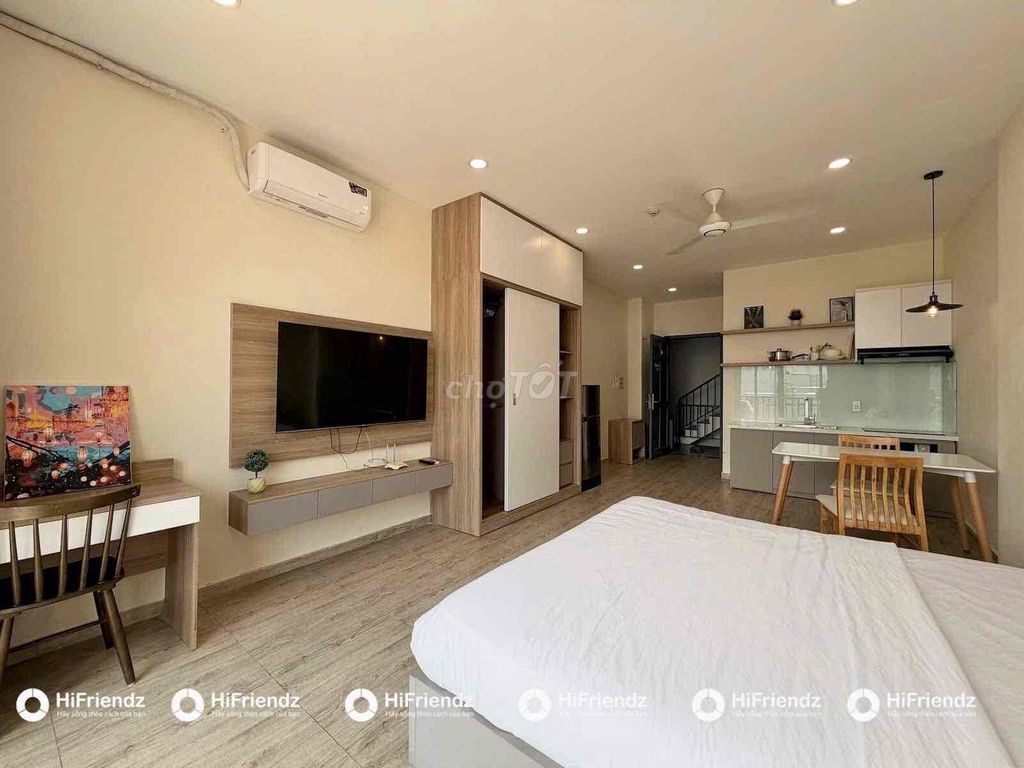 Rent the new Nguyễn Thượng Hiền balcony studio.