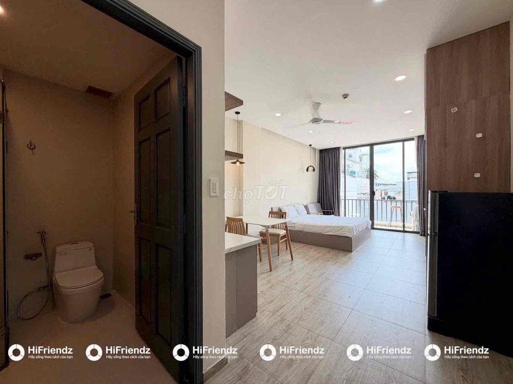 Rent the new Nguyễn Thượng Hiền balcony studio.