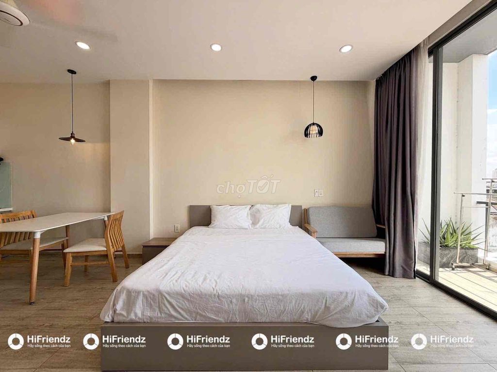 Rent the new Nguyễn Thượng Hiền balcony studio.