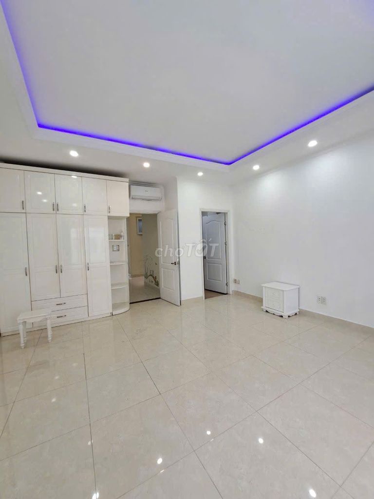 Rent the entire alleyway 80/5 B Trần Quang Diệu, 717 14, District 3.