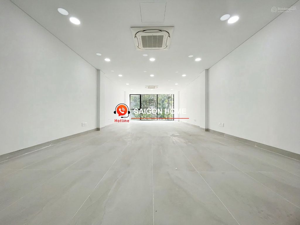 Six-story Lương Định Của-level office--