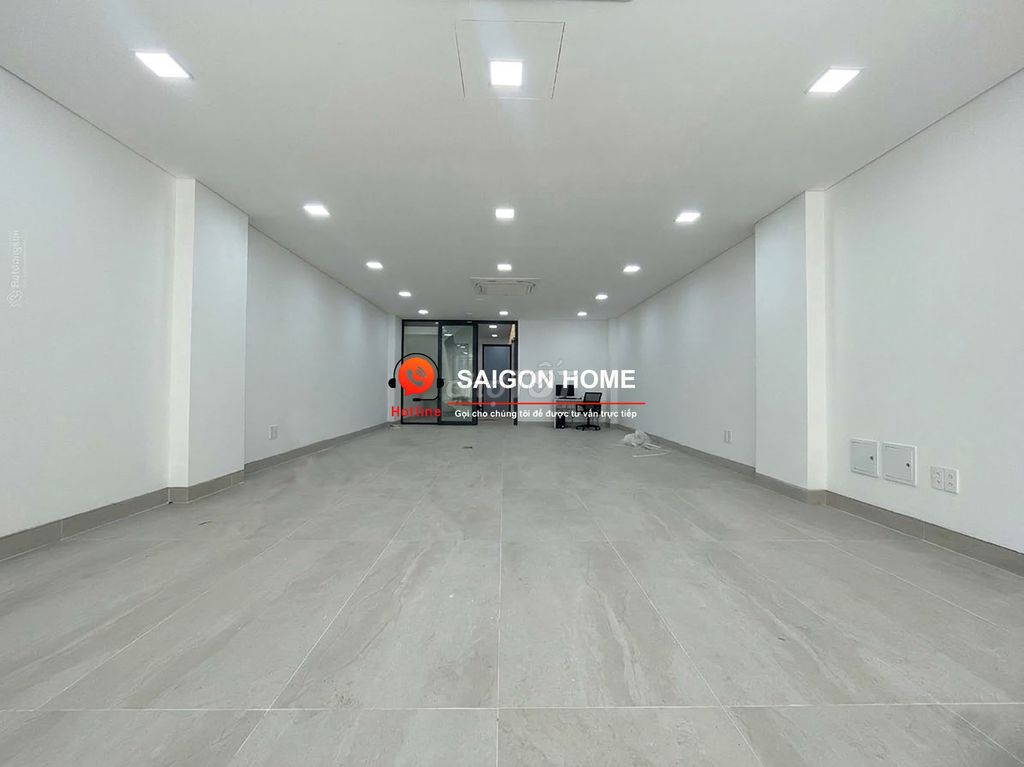 Six-story Lương Định Của-level office--