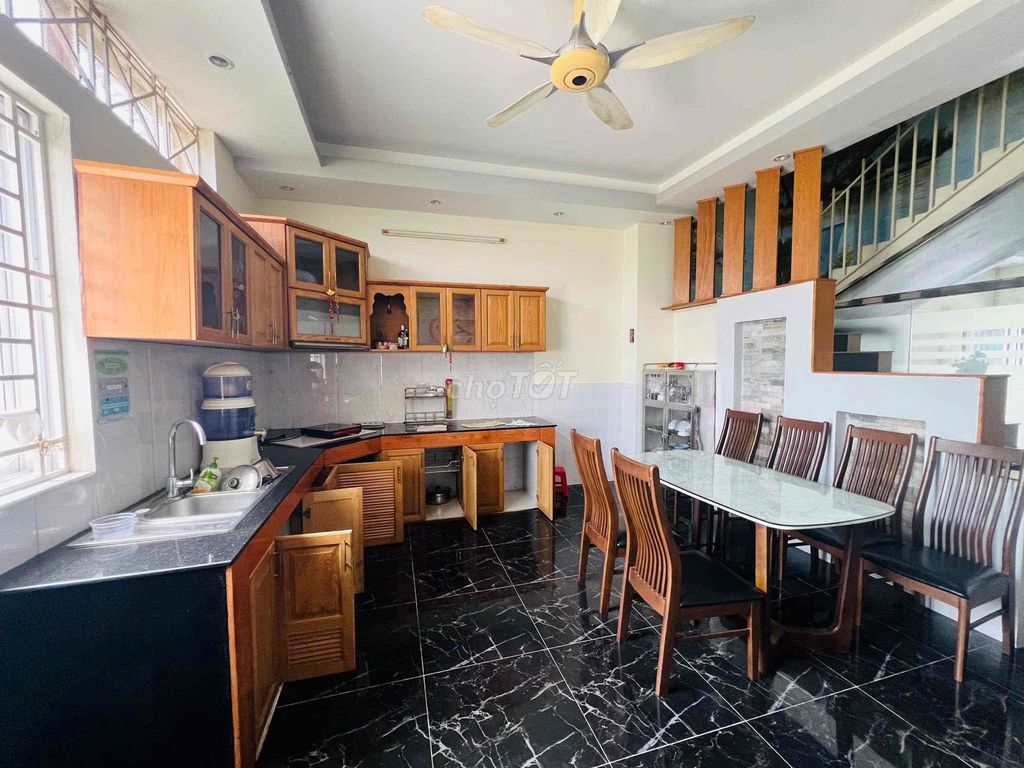 Rent a Nguyễn Gia Trí-7-7. 25 Bình Thạnh 3rd floor 28 million a month.