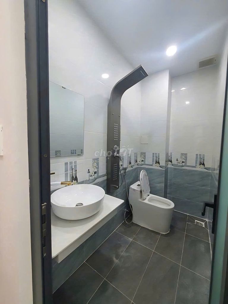 Need to rent a corner 2-1 250 Aq1000 26 Q.Bình Thạnh