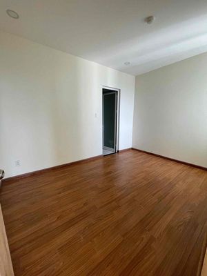 Rent three bedrooms. Two bathrooms, fresh clean at the beginning of October.