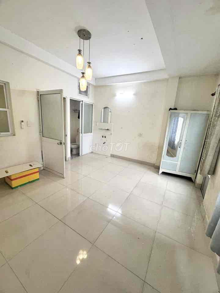 Four, six, five feet. Two floors. Trường Chinh. Tân Phú
