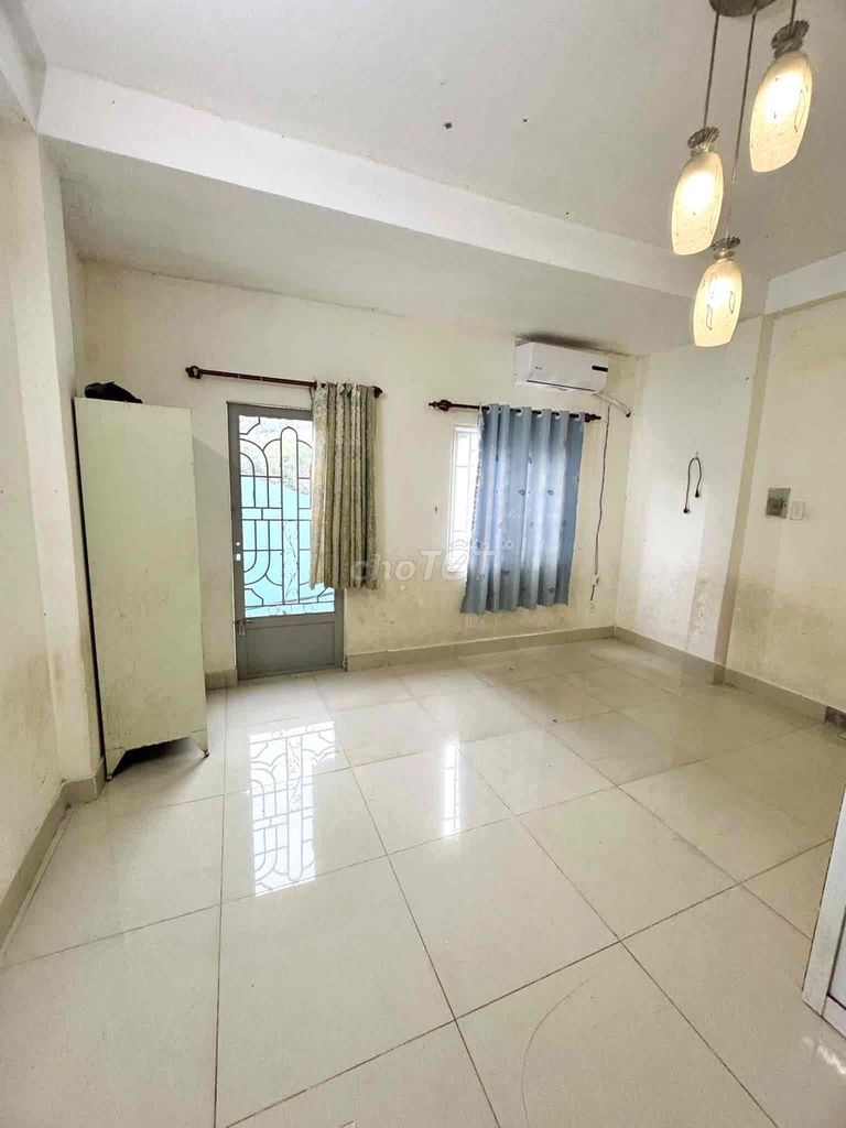 Four, six, five feet. Two floors. Trường Chinh. Tân Phú