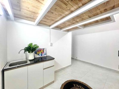 Hired right here in 25 meters of natural light at the market.
