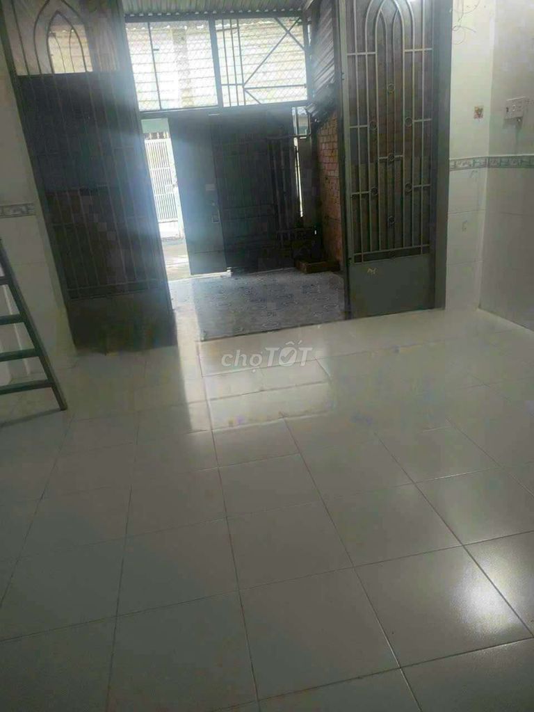 Renting rooms near channel 26/3.
