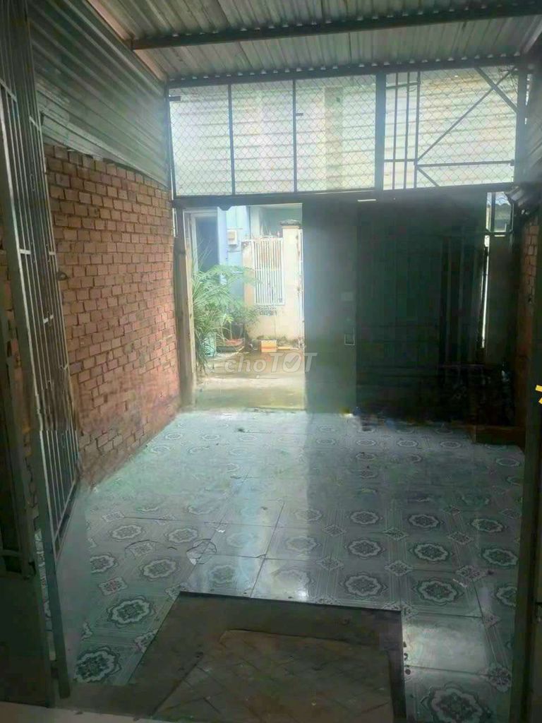 Renting rooms near channel 26/3.