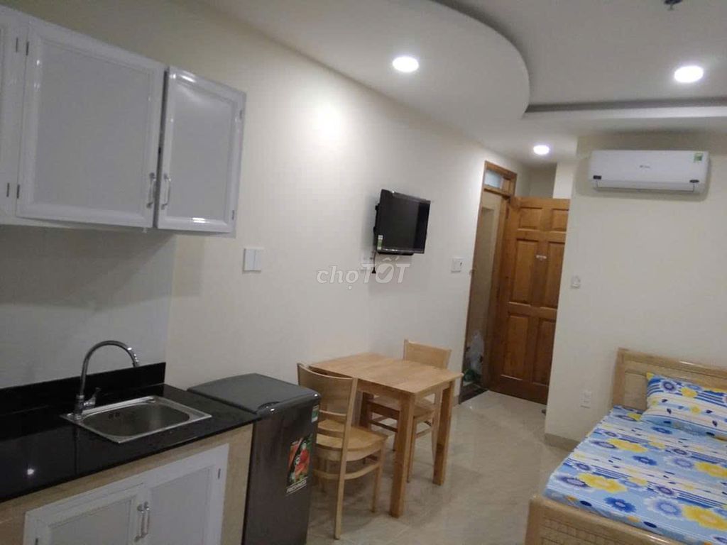 Room 207c Central Mountain: 30 meters, elevator. 650 million a month