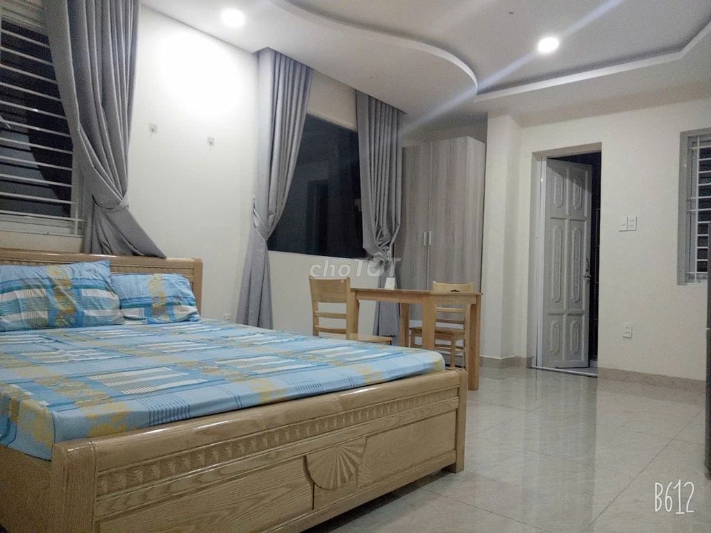 Room 207c Central Mountain: 30 meters, elevator. 650 million a month