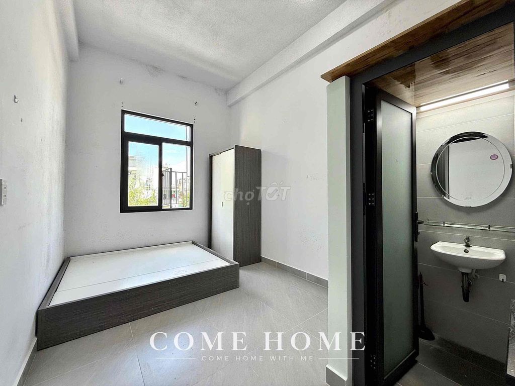 Rent a Studio Services apartment - The Heaven’s Window - The Bill-Server