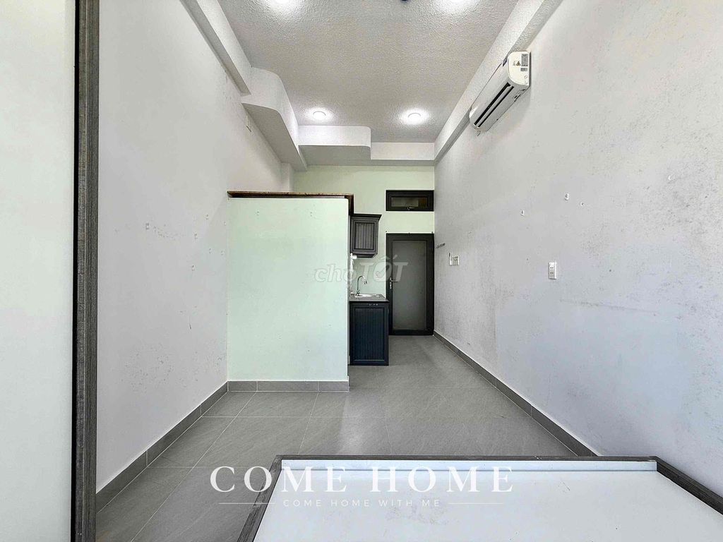 Rent a Studio Services apartment - The Heaven’s Window - The Bill-Server