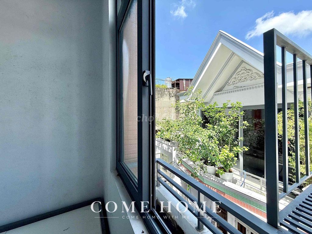 Rent a Studio Services apartment - The Heaven’s Window - The Bill-Server