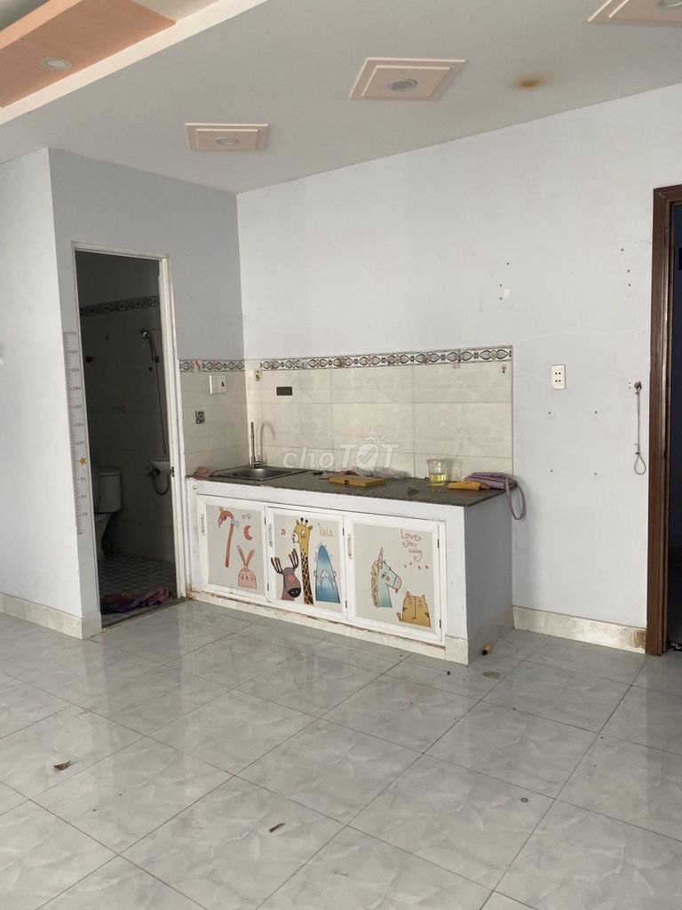 The mini service room at Wallbrook 14, Q. Gò Vấp, 20 m2 at 2.8 million a month.