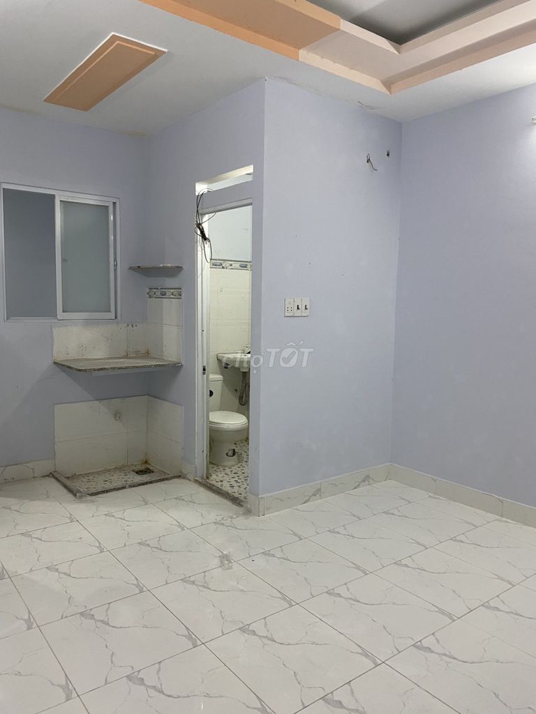 The mini service room at Wallbrook 14, Q. Gò Vấp, 20 m2 at 2.8 million a month.