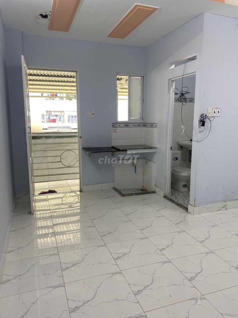 The mini service room at Wallbrook 14, Q. Gò Vấp, 20 m2 at 2.8 million a month.