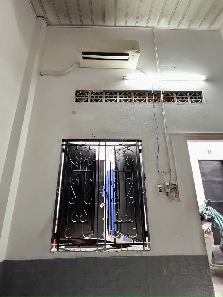 Rent a guest room at Số 47 Tân Quy.