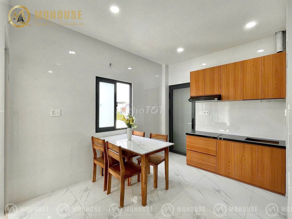 Two-foot bedrooms, two balconies, 55 meters per square degree.