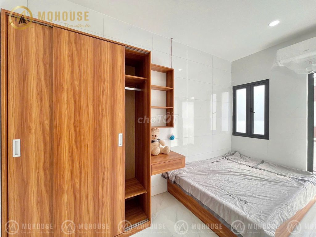 Two-foot bedrooms, two balconies, 55 meters per square degree.