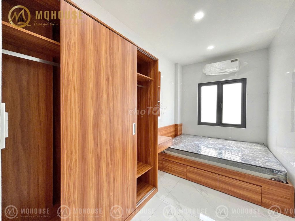 Two-foot bedrooms, two balconies, 55 meters per square degree.
