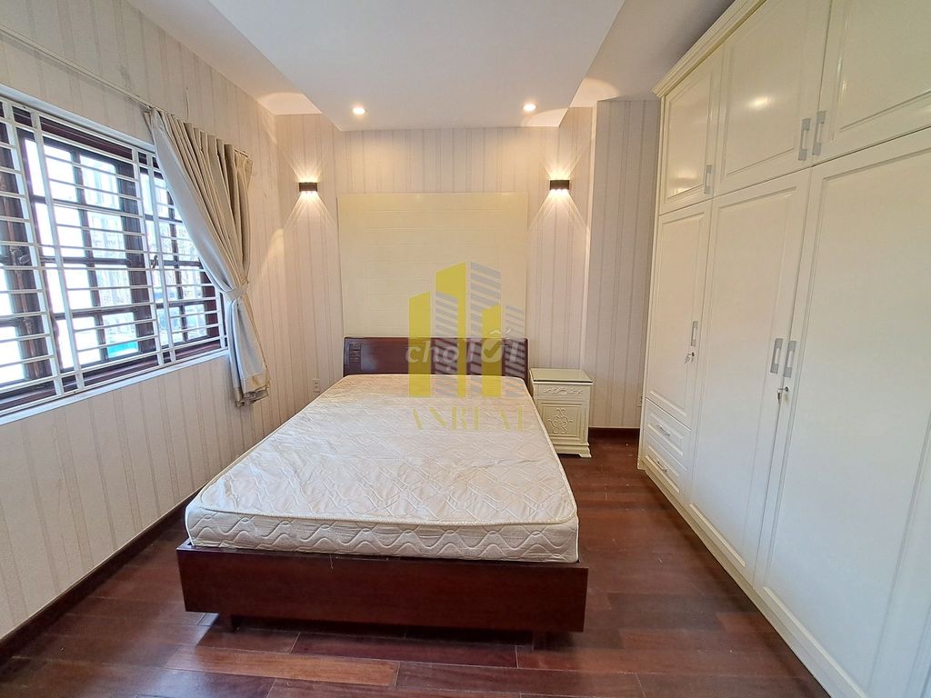 Rent the house full of furniture. Four rooms, 30 million.