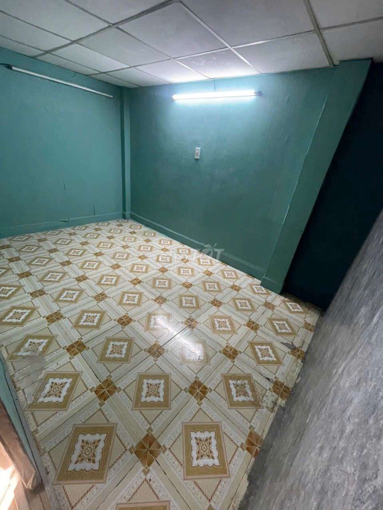 Rent the entire house at the station.