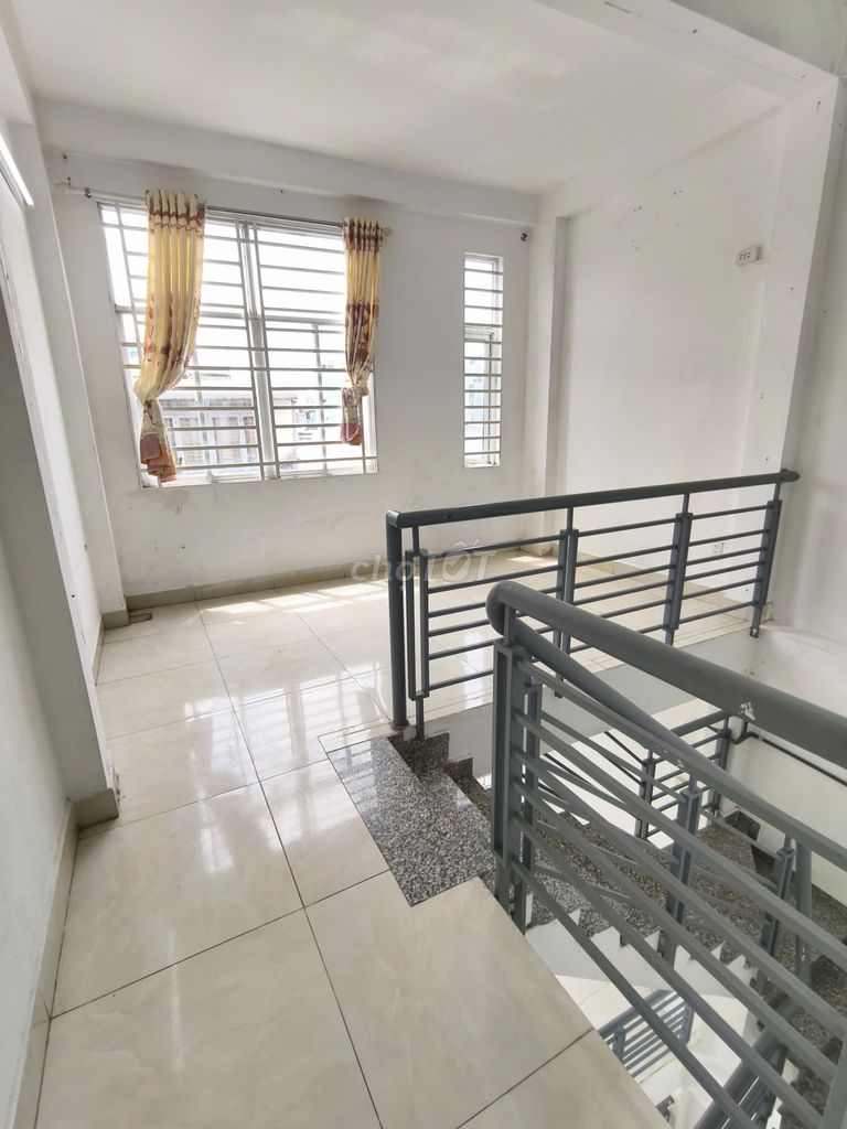 - Phạm Văn Bạch 4 X10 M 1st floor 2rd floor 3 bedroom