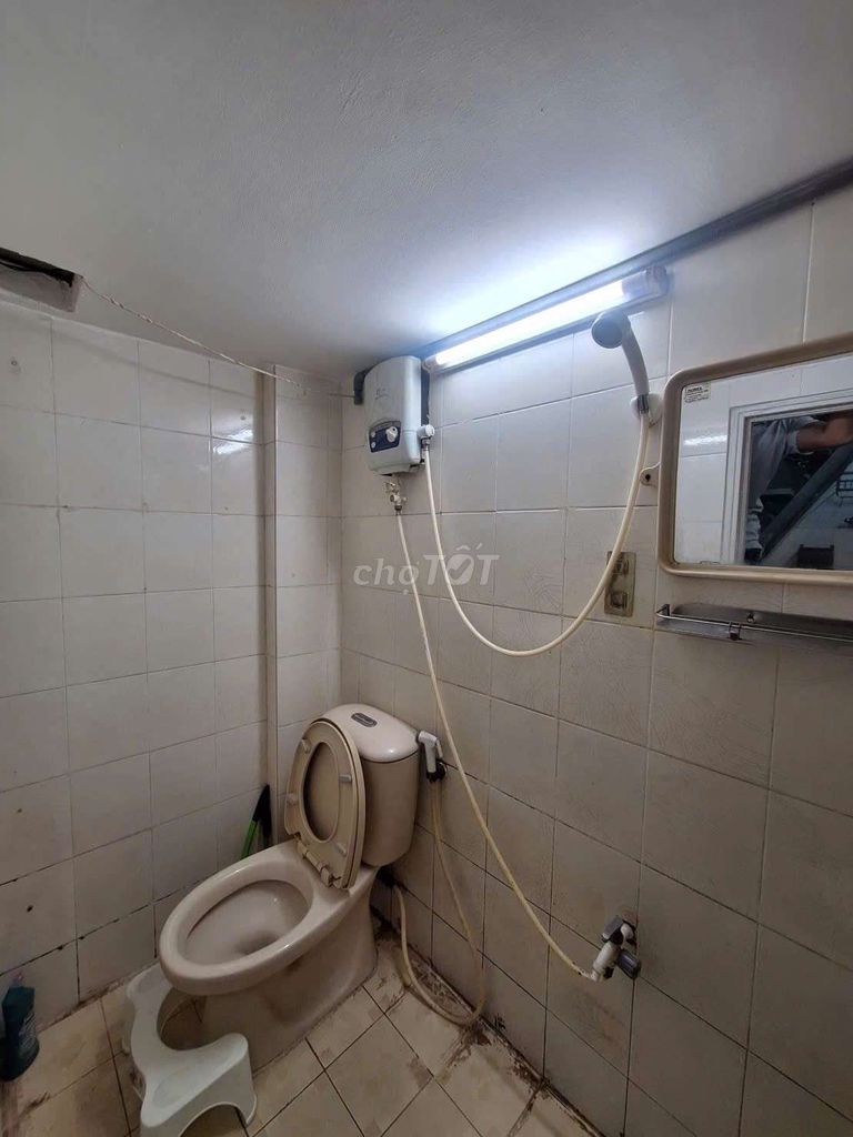 Rent a An Bình alley, 1894 6 District 5. Area 3.5 m 10 meters, configuration 1