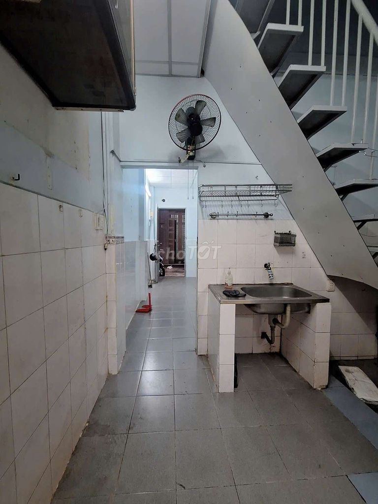 Rent a An Bình alley, 1894 6 District 5. Area 3.5 m 10 meters, configuration 1