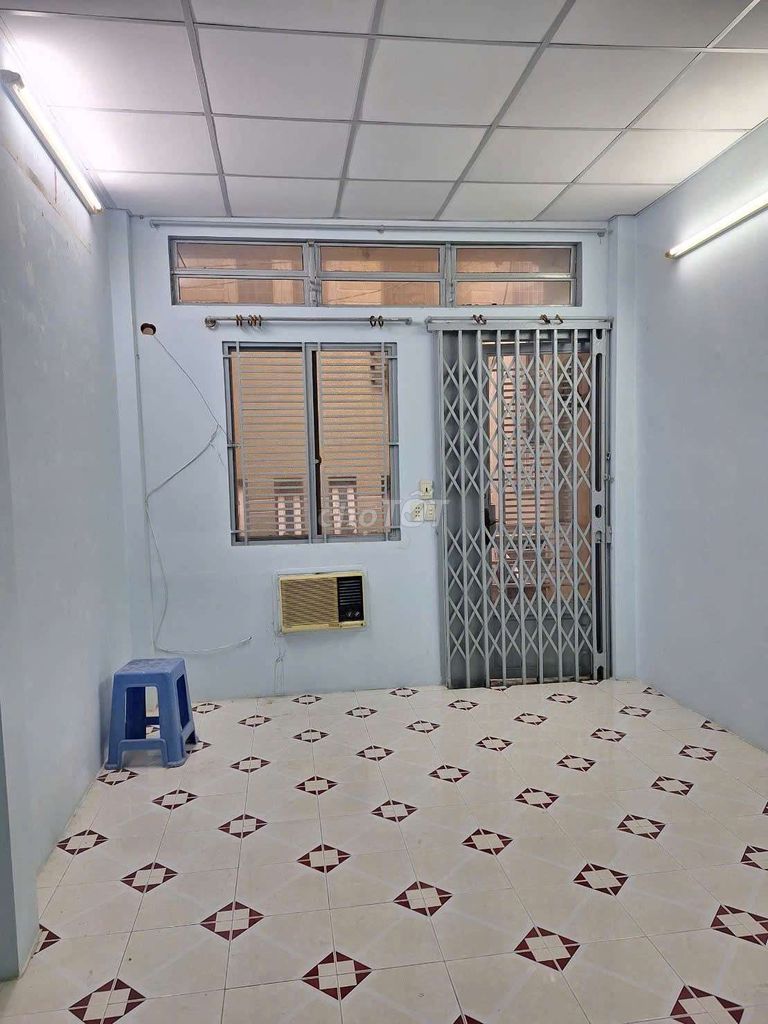 Rent a An Bình alley, 1894 6 District 5. Area 3.5 m 10 meters, configuration 1