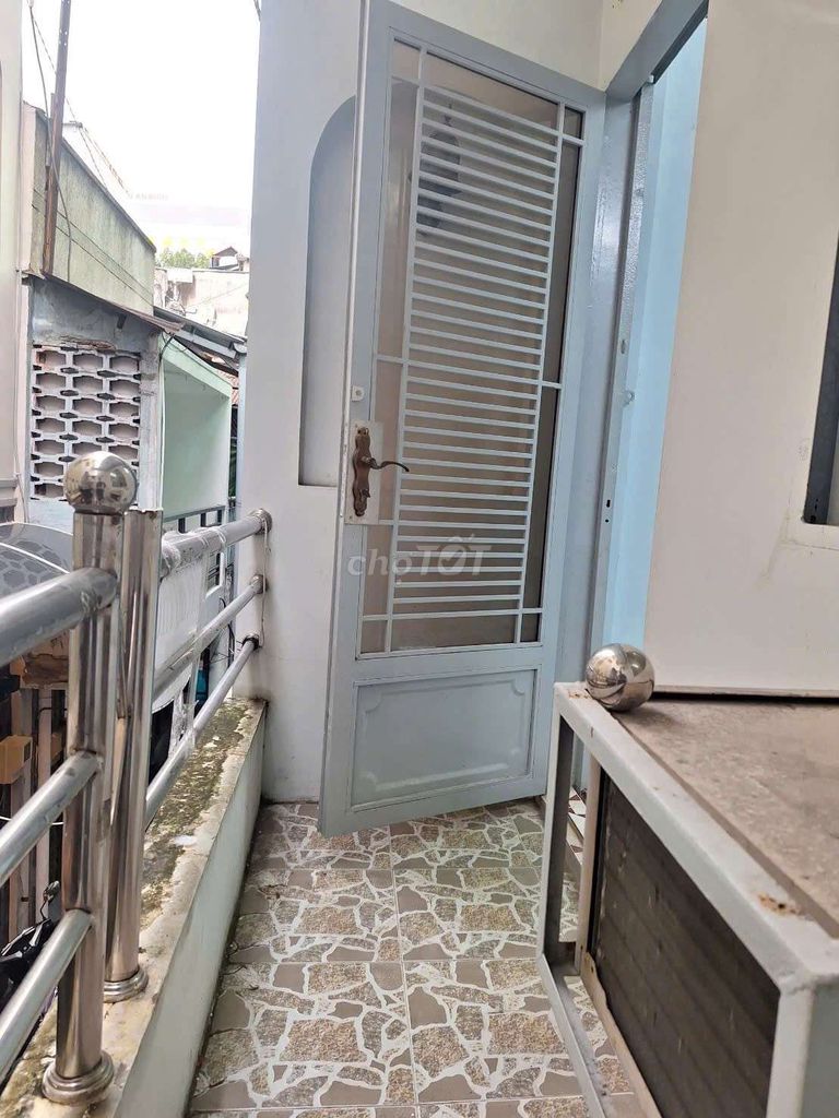 Rent a An Bình alley, 1894 6 District 5. Area 3.5 m 10 meters, configuration 1