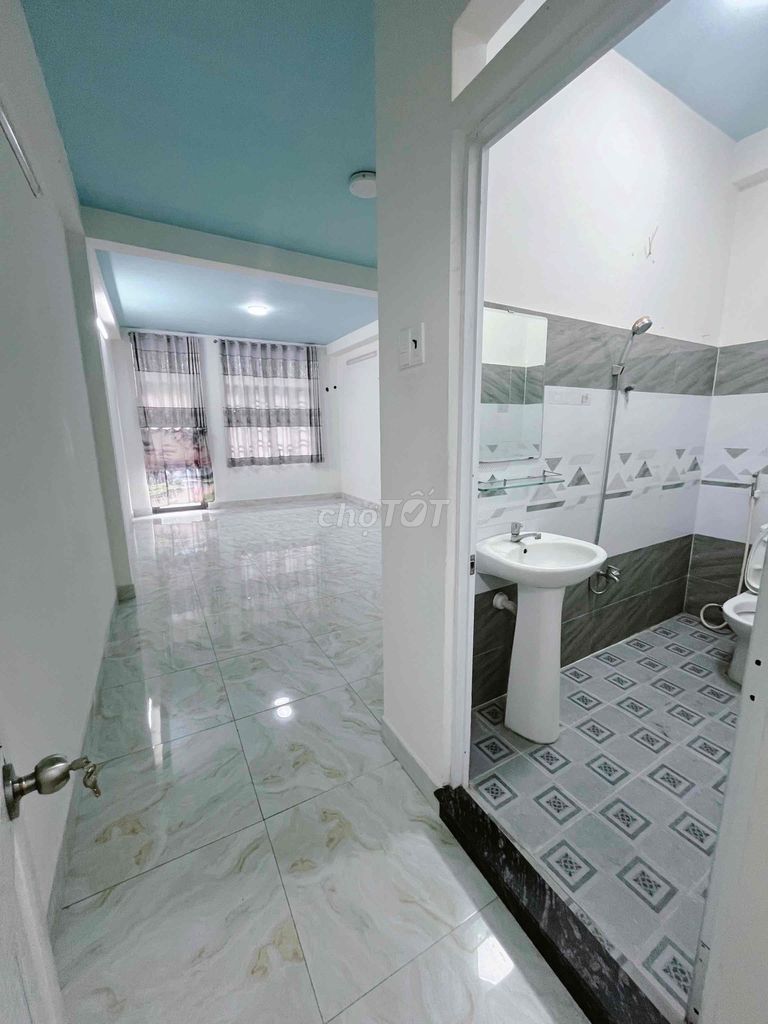 Rare!! A 1st Hồng Bàng 4 x 18 meters 5 bedroom 6 multi-million toilets