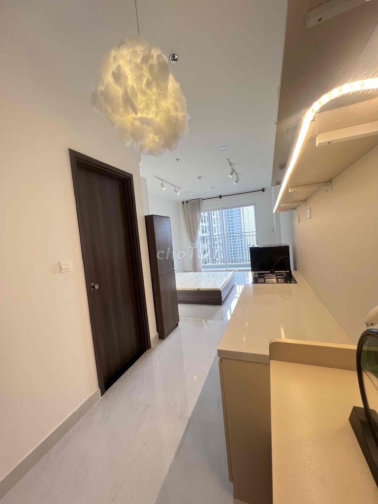 Rent Sunrise Riverside. A bedroom. A full bathroom. 35 meters.