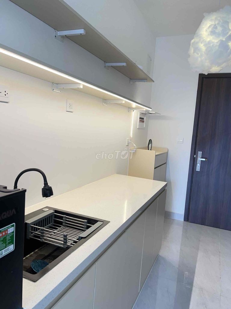 Rent Sunrise Riverside. A bedroom. A full bathroom. 35 meters.