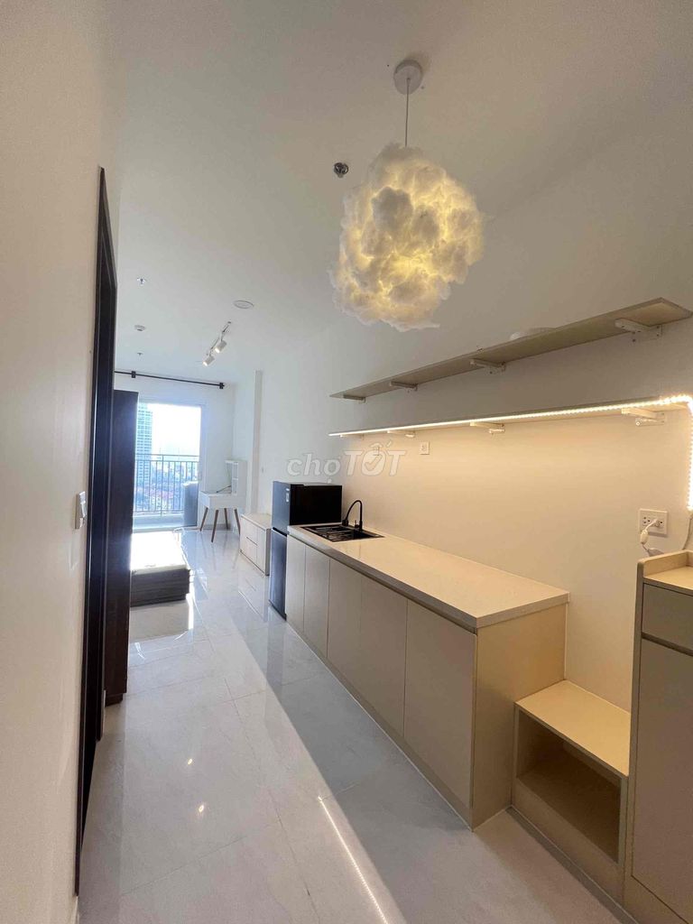 Rent Sunrise Riverside. A bedroom. A full bathroom. 35 meters.
