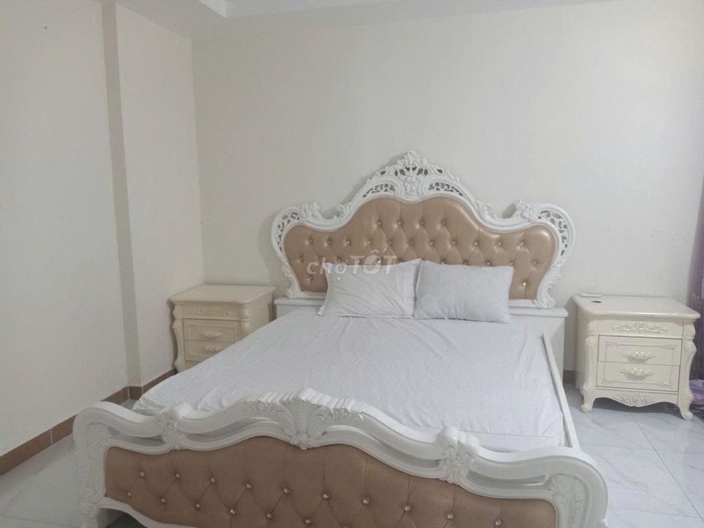 German apartment, 90 meters, two bedrooms, two full-on toilets. 9 million.