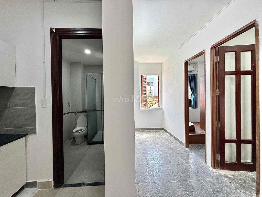Rent a two-room apartment in the middle of a Dương Quảng Hàm street.