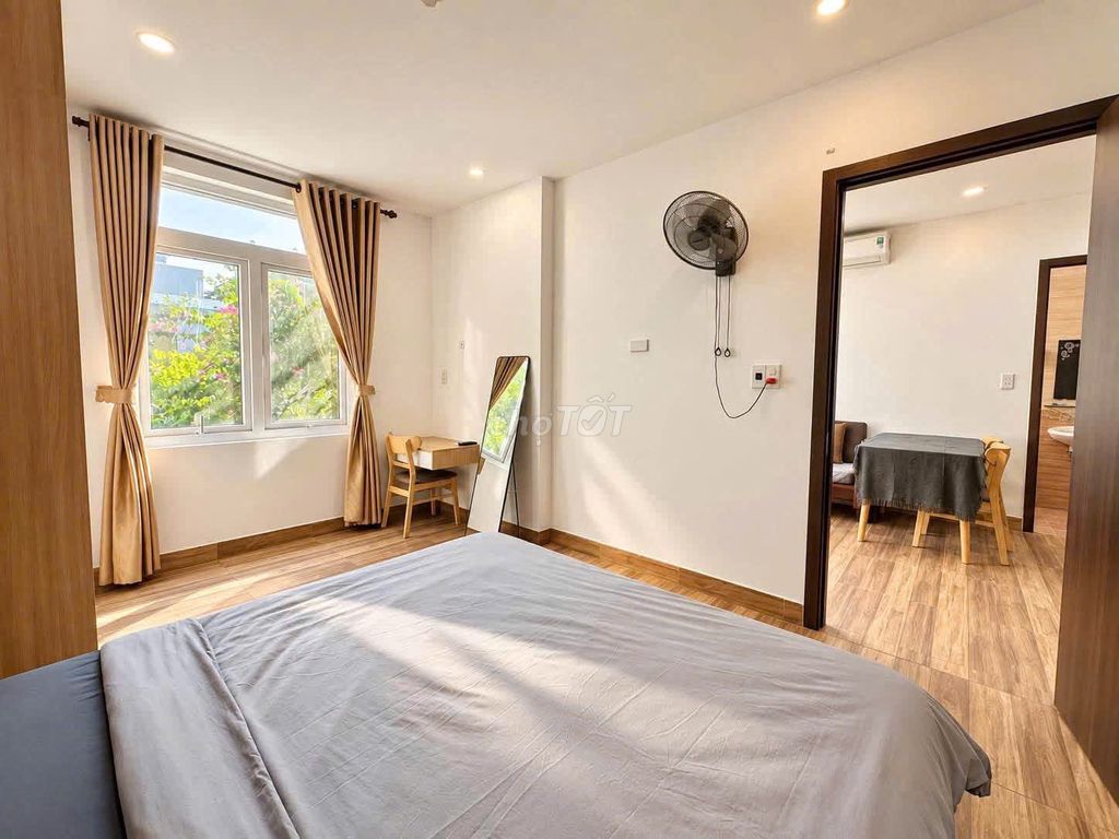 The balcony apartment. A super-striving view bedroom in Hoàng Sa District 1.
