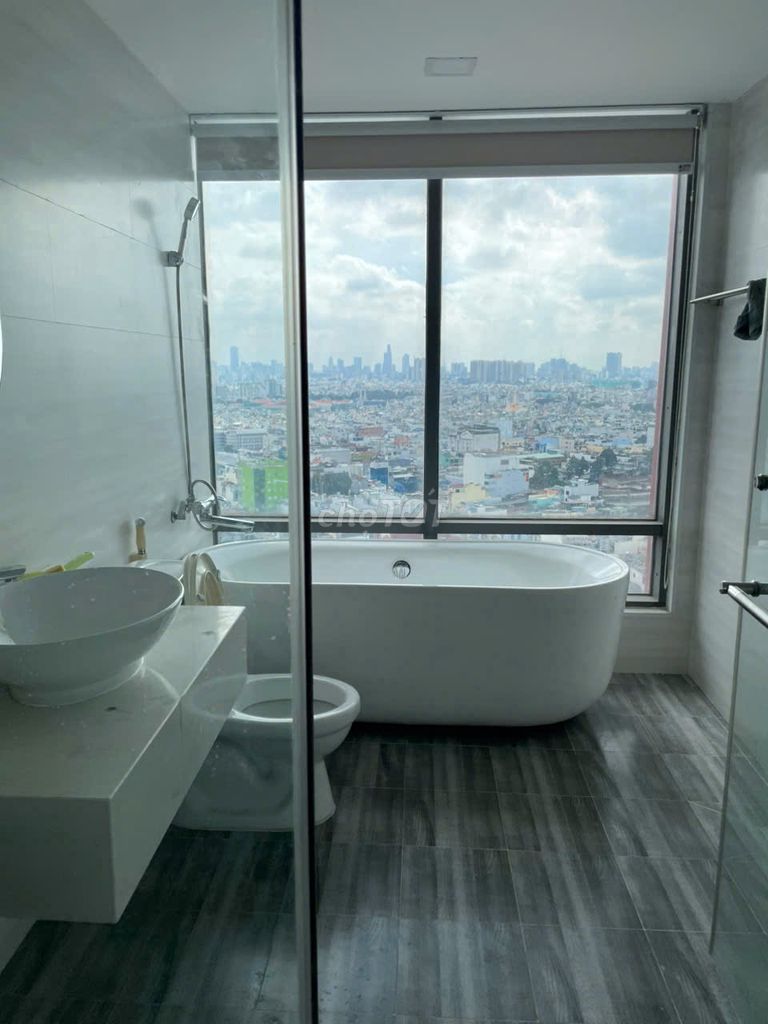 Rent Qq090 meters 4 bedrooms at 18 million a month.
