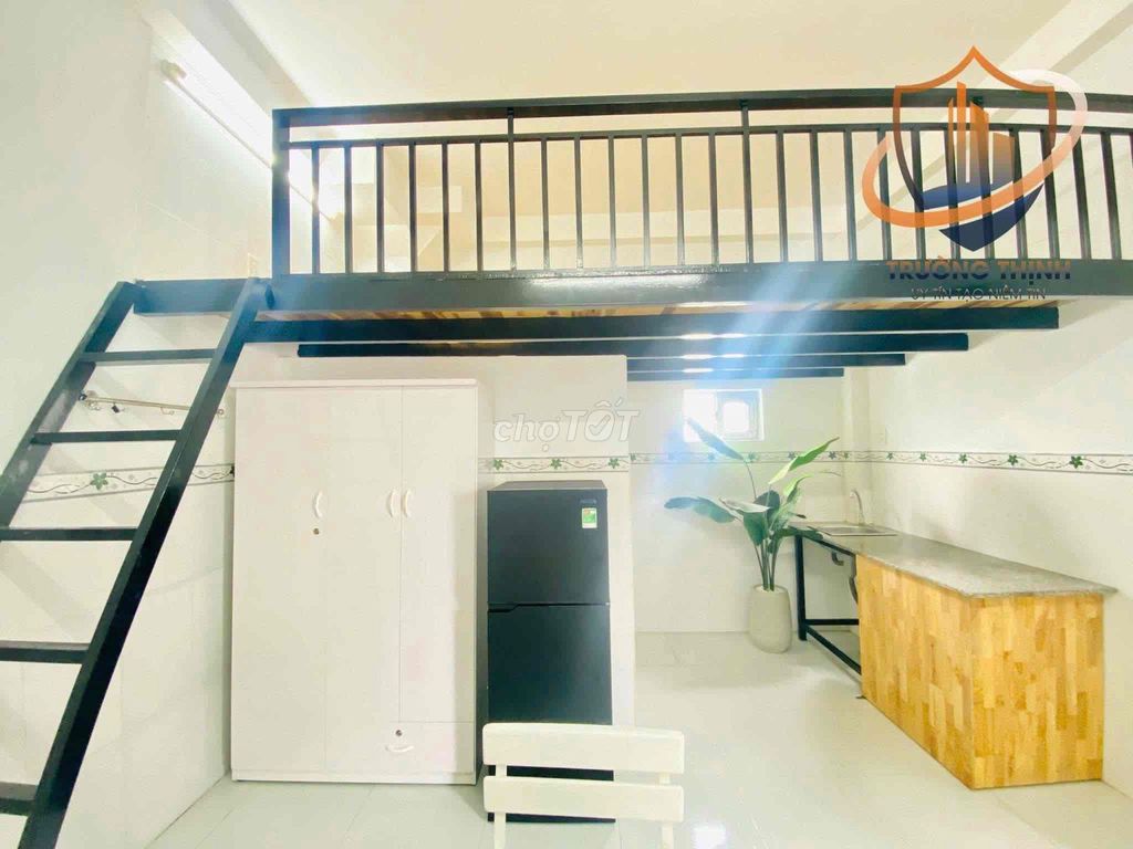 Renting Duplex Room, 200 meters through the trade, with elevators.