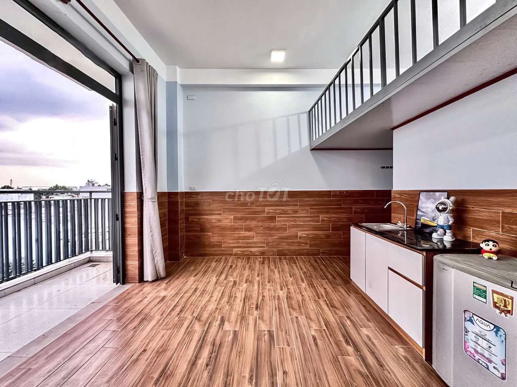 Rent Dupex balcony, elevators right down the five-tubble strip.