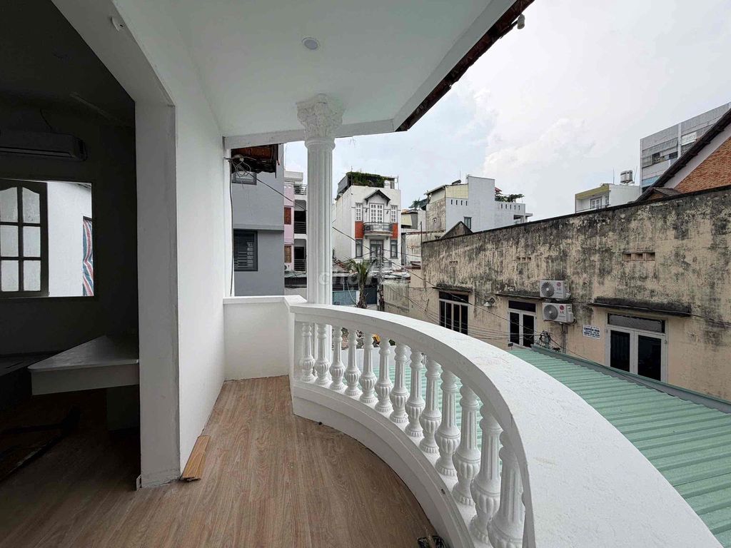 A wide new brand-new place full of furniture near a small bridge cost